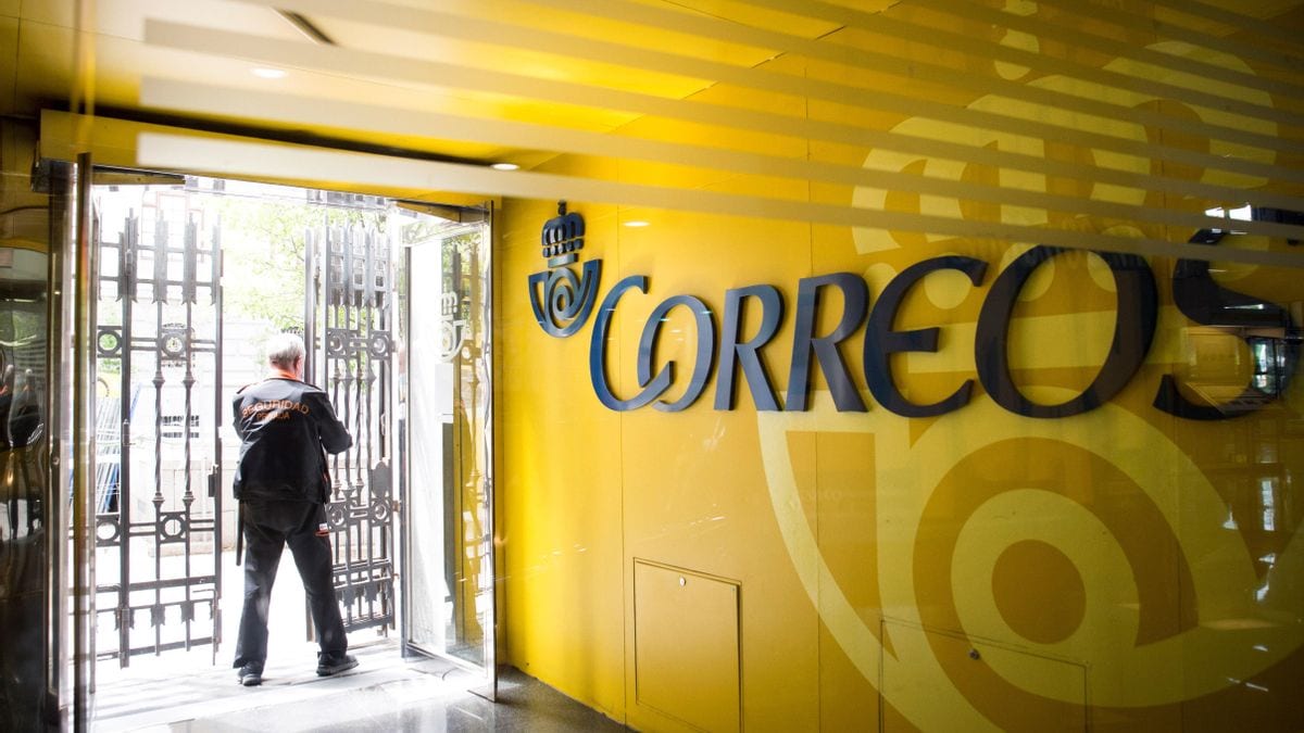 Fotografía que ilustra la noticia: Correos avanza hacia su conversión en banco público para frenar la exclusión financiera y la especulación inmobiliaria