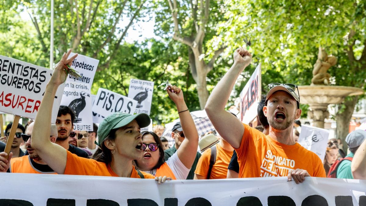 Fotografía que ilustra la noticia: Dos millones de jóvenes en riesgo de pobreza: la precariedad empieza en las aulas y se asienta en el primer empleo