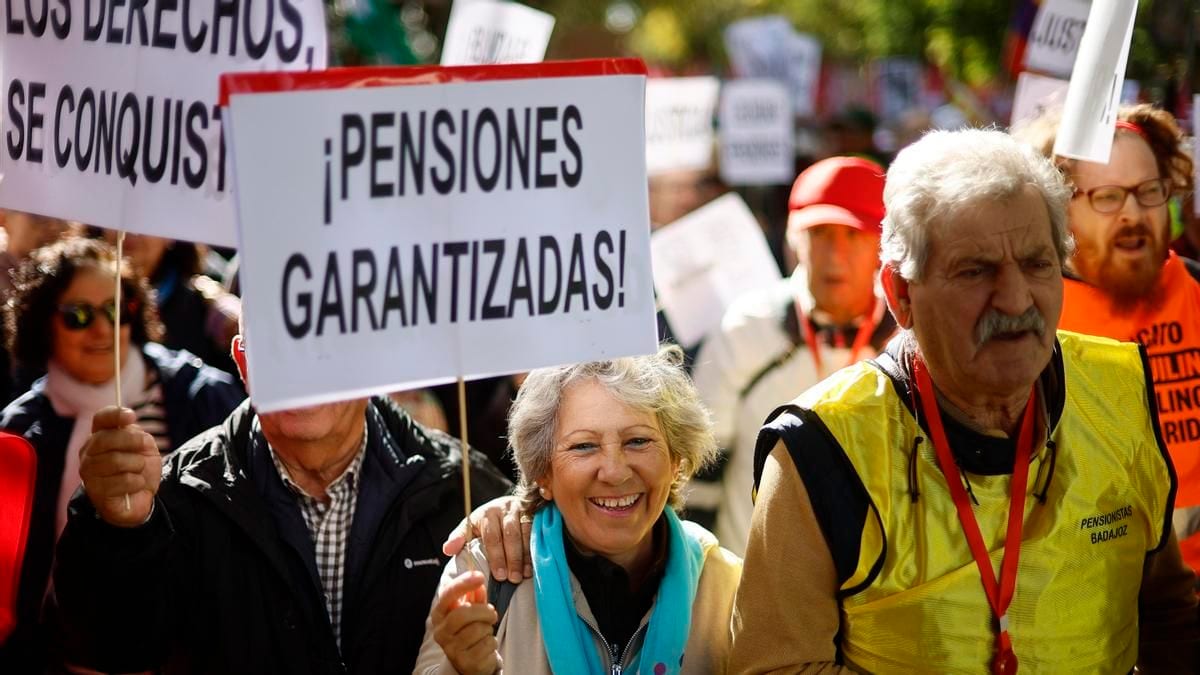 Fotografía que ilustra la noticia: El debate sobre las pensiones oculta una decisión política: quién paga la vejez