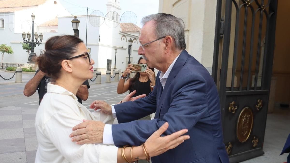 Fotografía que ilustra la noticia: El Gobierno acusa a Vivas de bloquear la acogida de 500 niñas solas en la Península y anuncia un giro: “Hemos decidido defendernos”