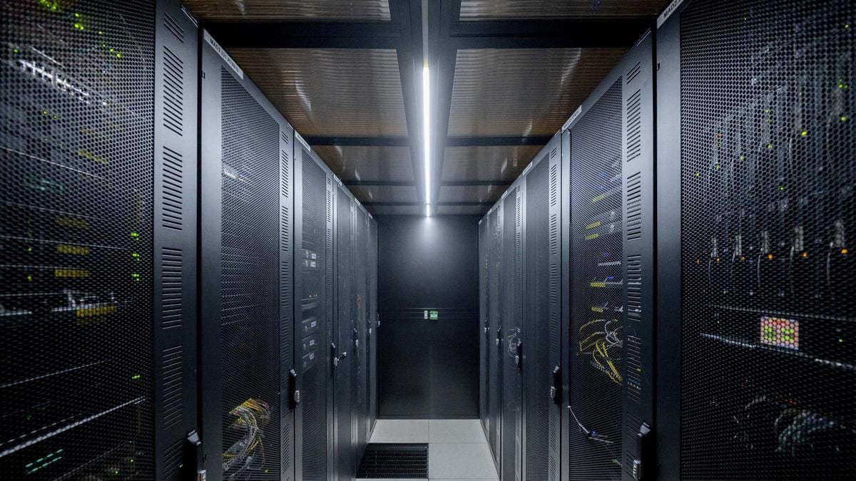 Fotografía que ilustra la noticia: El Gobierno exigirá a los nuevos centros de datos un 80% de consumo renovable y blindaje de datos ante terceros países