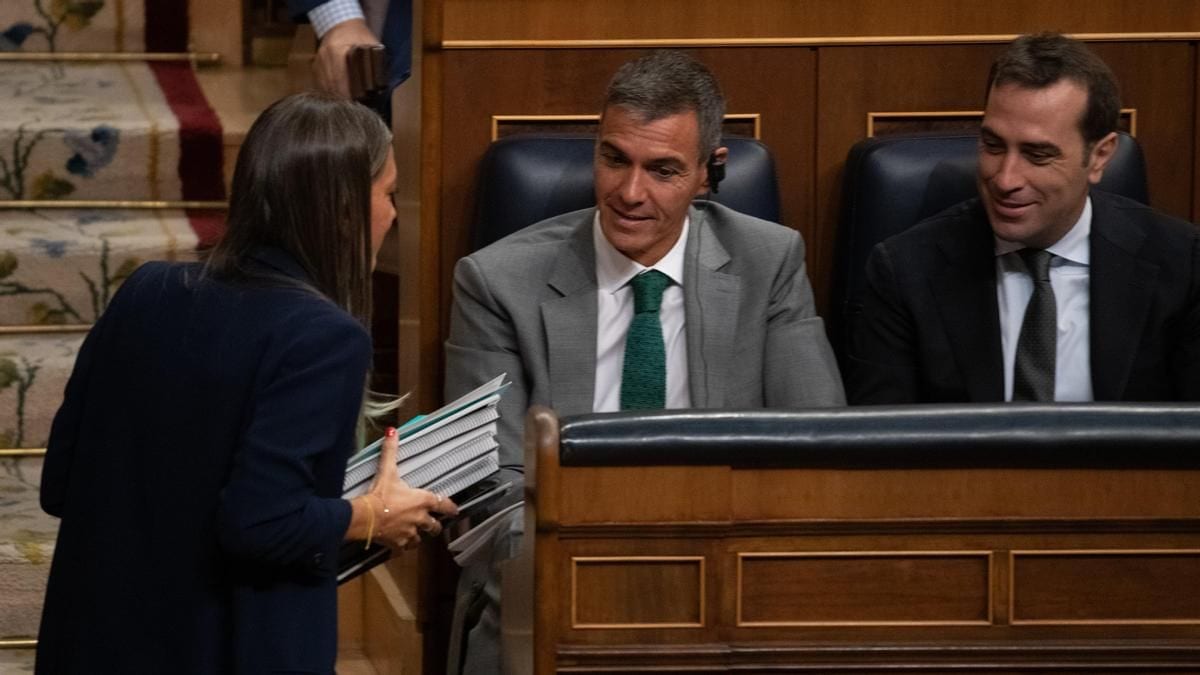 Fotografía que ilustra la noticia: El Gobierno negocia contra reloj concesiones fiscales a Junts para aprobar el martes el decreto de vivienda