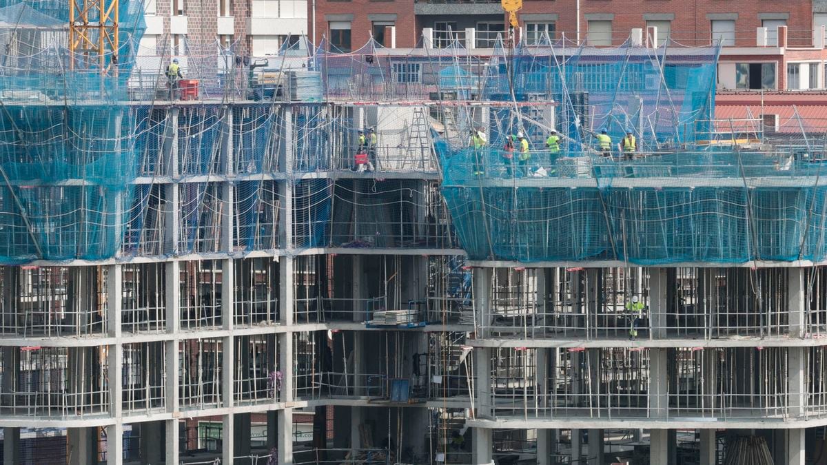 Fotografía que ilustra la noticia: El ICO abrirá en septiembre 12.250 millones en préstamos para vivienda asequible en alquiler