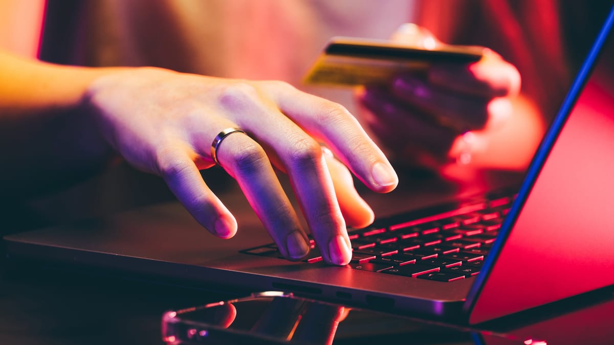 Fotografía que ilustra la noticia: El juego online crece entre las mujeres españolas con 'trampas pop': la DGOJ estudia su perfil y abre expediente a Polymarket y Kalshi