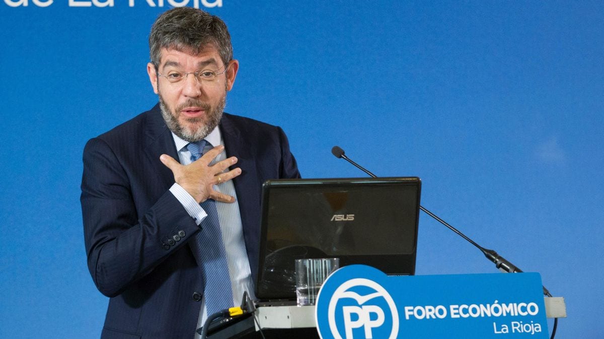 Fotografía que ilustra la noticia: El PP defiende ampliar el límite de horas extra mientras el 43% de las que se hacen en España no se pagan