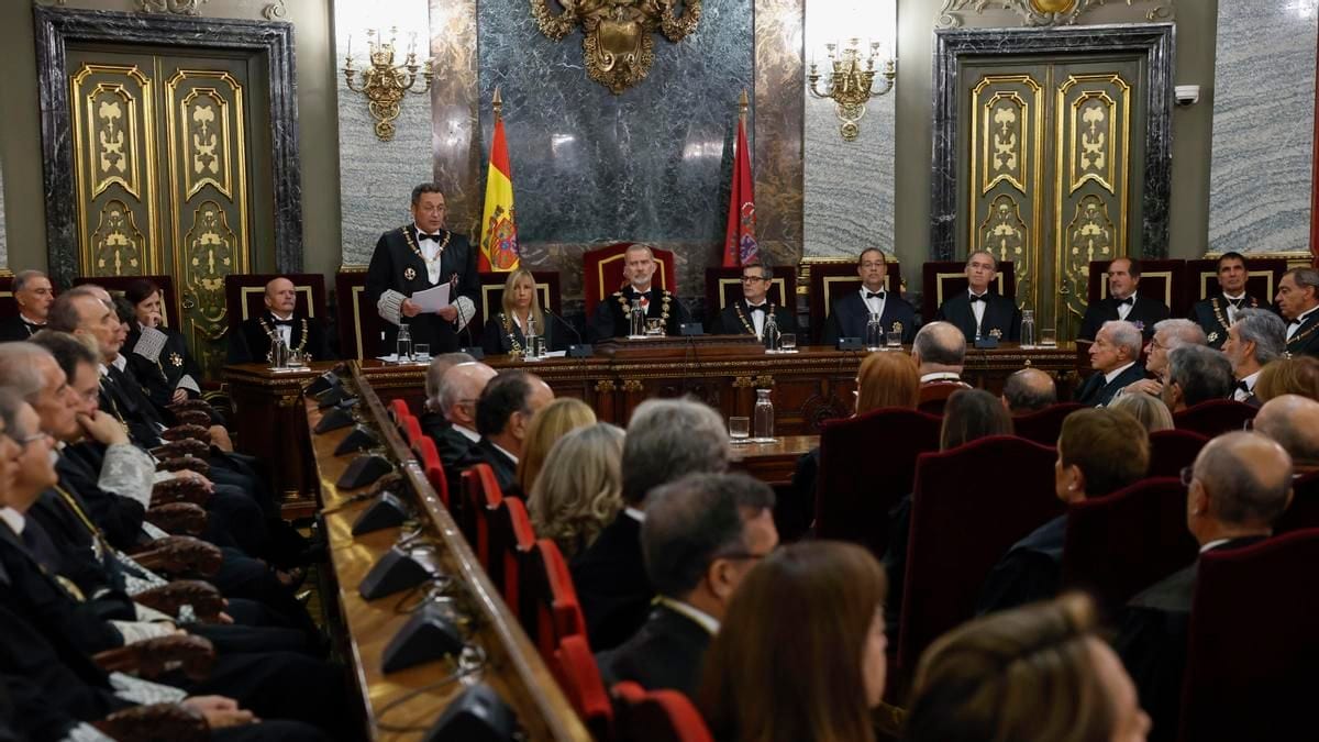 Fotografía que ilustra la noticia: El Supremo frena el voto de 306.000 descendientes de exiliados y tensa la víspera judicial