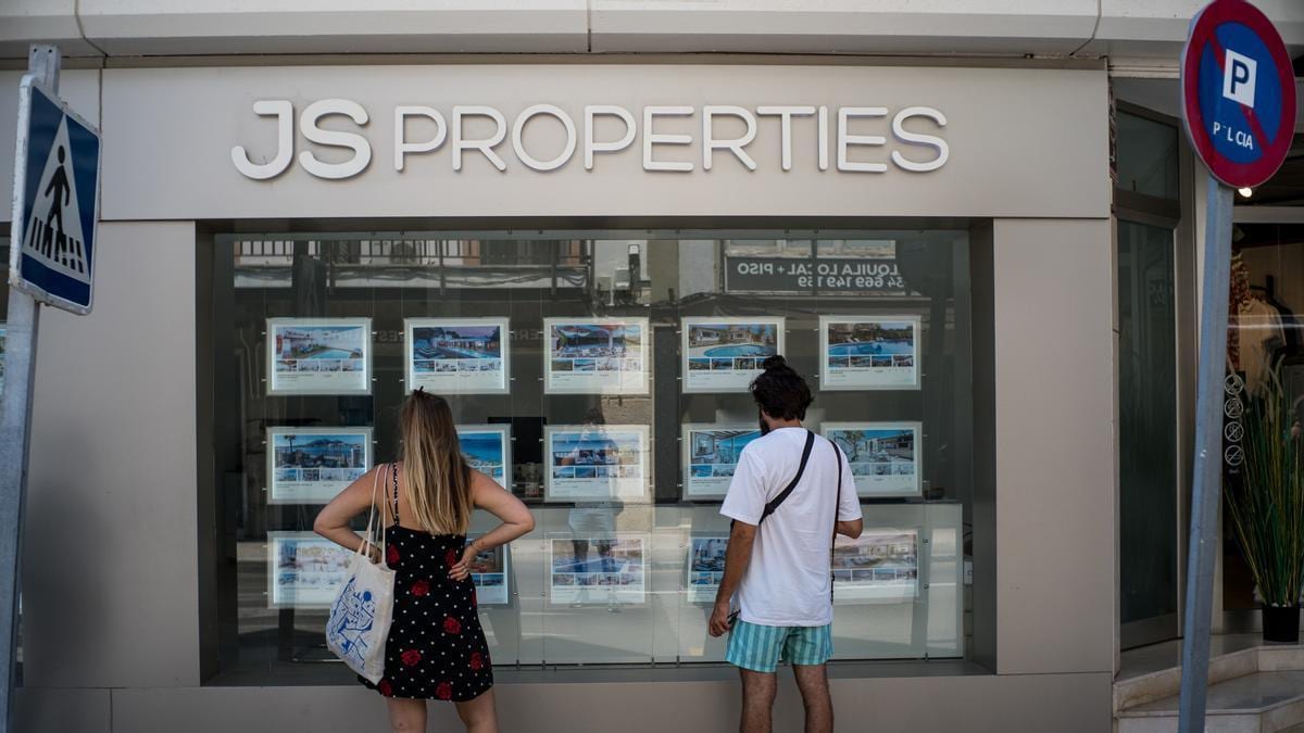 Fotografía que ilustra la noticia: El Supremo frena la publicación de los nombres de los grandes tenedores de vivienda en Cataluña