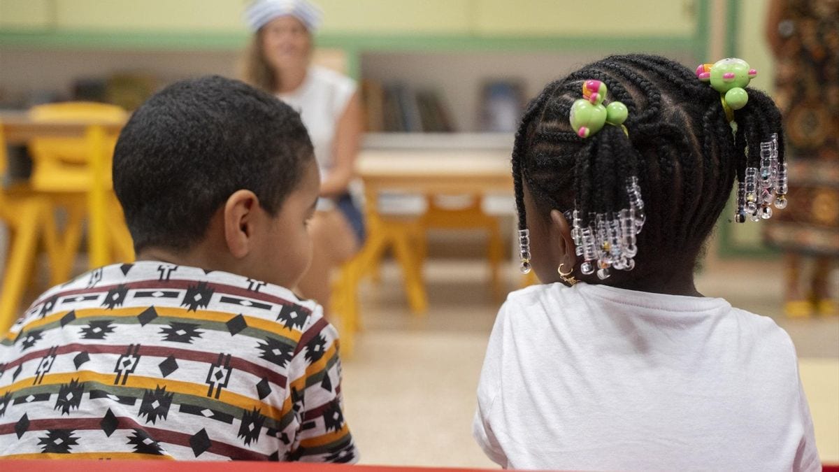 Fotografía que ilustra la noticia: El verano amplía la brecha educativa y social de los menores vulnerables, según un análisis reciente