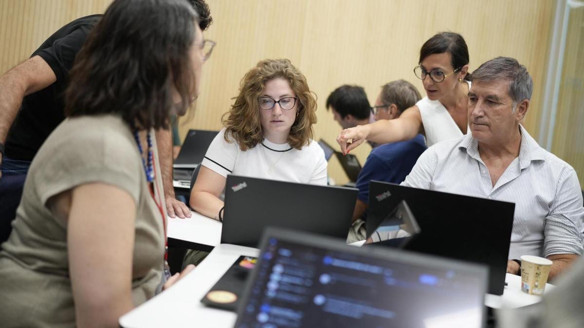 Fotografía que ilustra la noticia: La Administración dispara el gasto en inteligencia artificial: 541 licitaciones y 208 millones en 18 meses