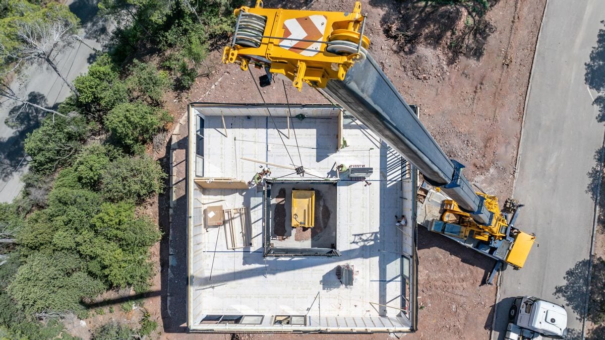 Fotografía que ilustra la noticia: La autoconstrucción seduce al 42% de los españoles, pero el terreno y la burocracia disparan los costes