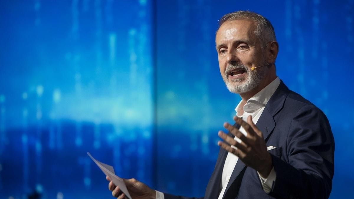 Fotografía que ilustra la noticia: La Caixa, la SEPI y los saudíes acumulan 1.000 millones en minusvalías por su entrada en Telefónica