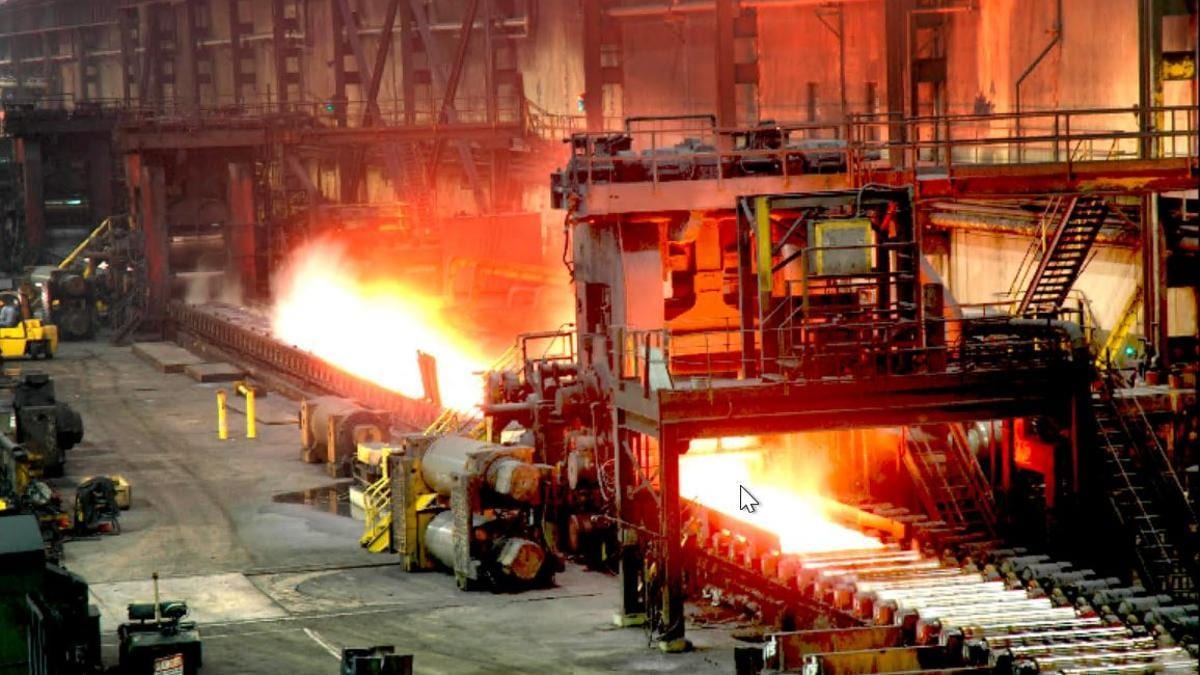 Fotografía que ilustra la noticia: La gran industria alerta de un parón en sus fábricas en España por la escalada de precios de la luz y el gas