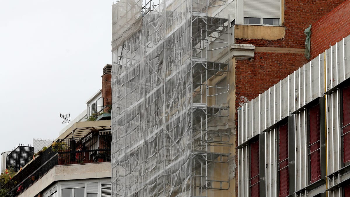 Fotografía que ilustra la noticia: La mentira de la inmobiliaria sobre las humedades no exime al vendedor: estos son los plazos y pasos para reclamar