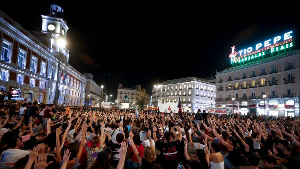 Fotografía que ilustra la noticia: La muerte de Maricarmen tras su desahucio agita la política de vivienda y reabre el debate sobre el decreto del Gobierno