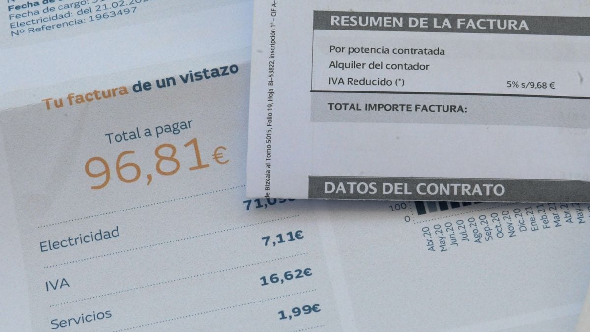 Fotografía que ilustra la noticia: La reforma del PVPC frena parte del golpe del gas en la tarifa regulada: el ajuste horario promedia -68 euros/MWh en octubre