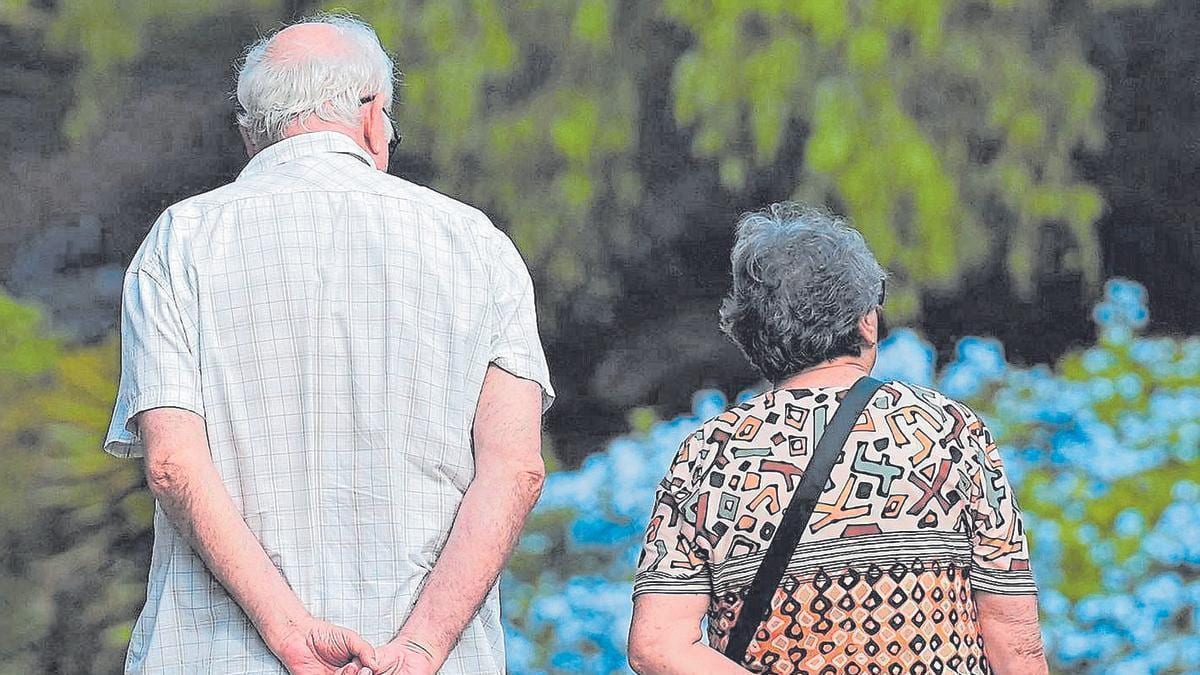 Fotografía que ilustra la noticia: La viudedad aumenta la riqueza pero beneficia sobre todo a los hombres, según Funcas