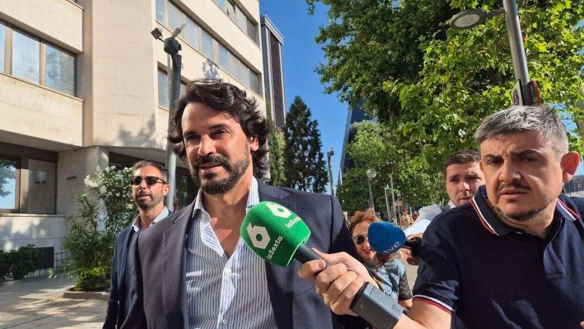 Fotografía que ilustra la noticia: Las cuentas de la pareja de Ayuso acumulan incongruencias: un dividendo que no cuadra, domicilios contradictorios y una empresa pantalla sin actividad