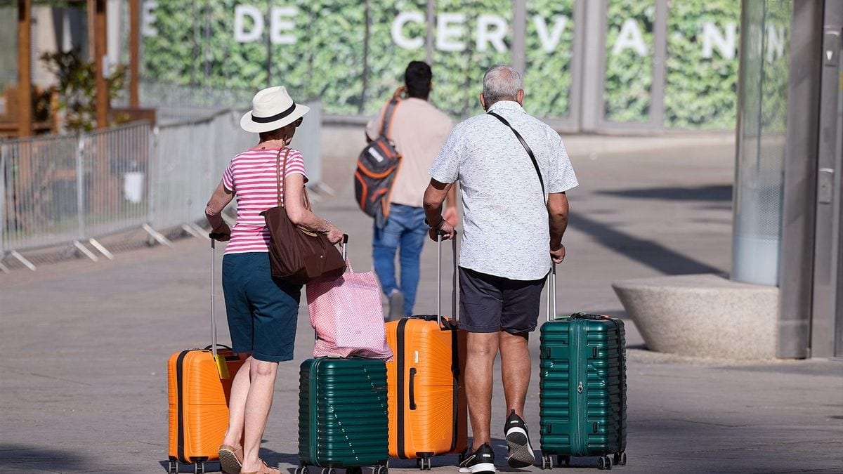 Fotografía que ilustra la noticia: Las proyecciones de la Seguridad Social desmontan el alarmismo: la pensión media en 2070 superará los 1.800 euros