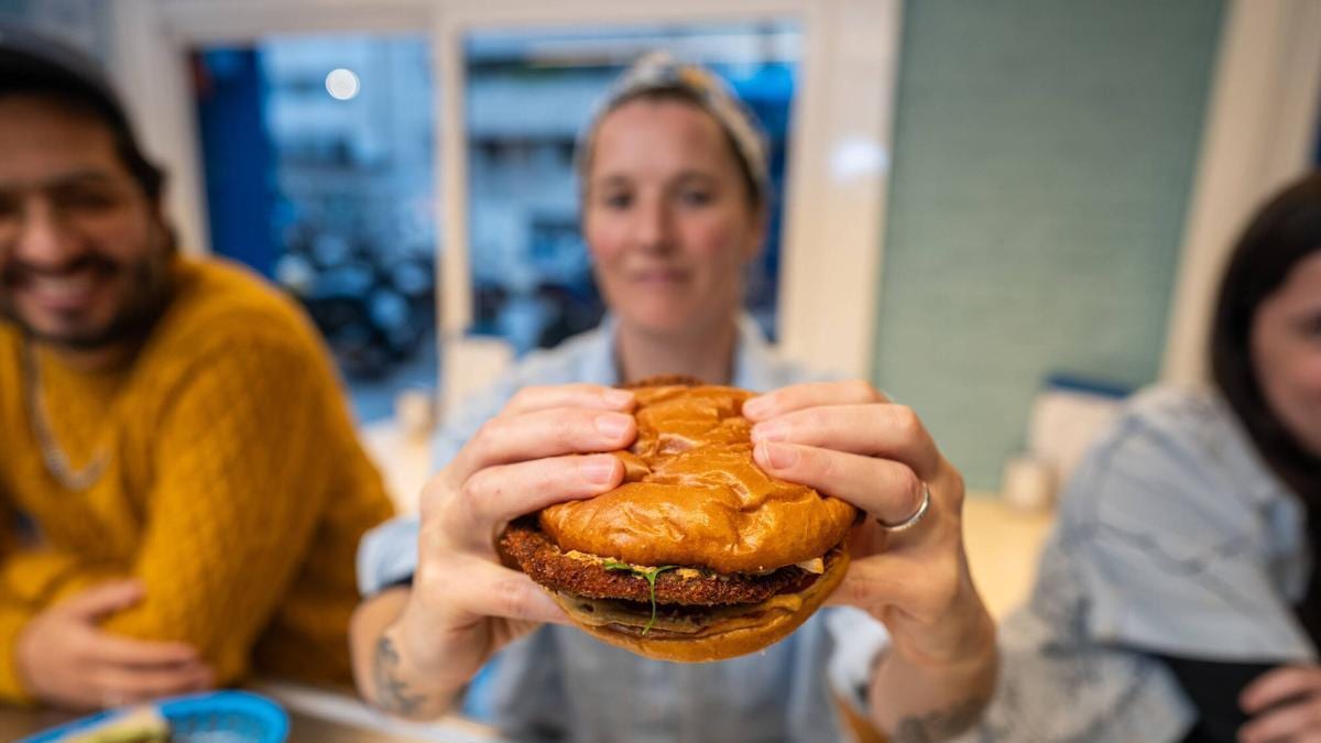 Fotografía que ilustra la noticia: Los españoles gastaron 2.873 euros en alimentos en 2025, un 3,4% más, con los huevos resistiendo la inflación
