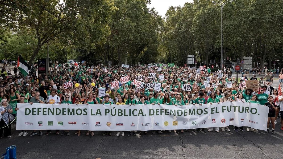 Fotografía que ilustra la noticia: Madrid multiplica por diez el dinero público en becas para bachillerato privado y concertado desde 2019