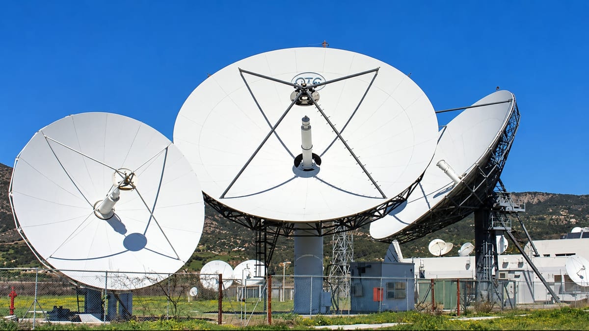 Fotografía que ilustra la noticia: Telefónica, Orange, Vodafone y Deutsche Telekom estudian una alianza para competir con Starlink