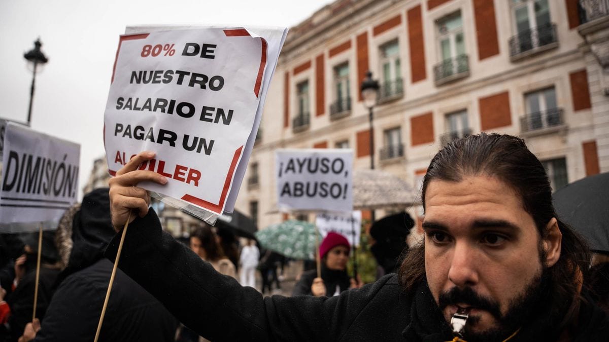 Fotografía que ilustra la noticia: Tener empleo no basta para emanciparse: el trabajo ya no es la vía hacia la independencia económica