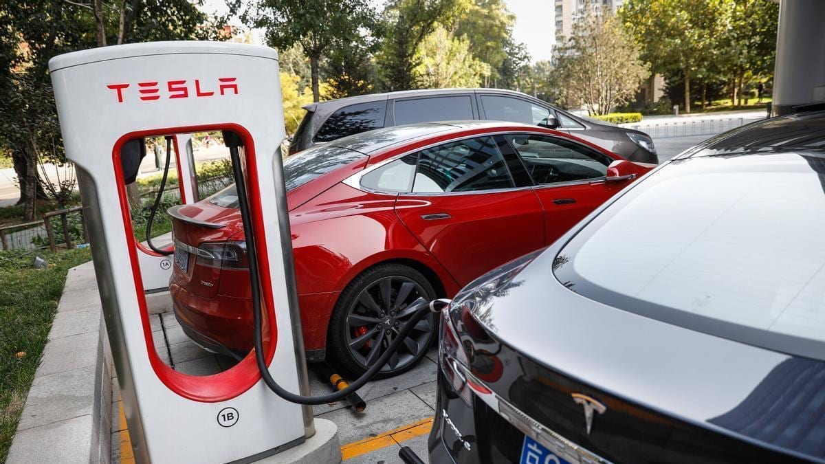 Fotografía que ilustra la noticia: Tesla retira en China casi cinco millones de vehículos por fallos en la apertura de puertas y en el sistema de asistencia