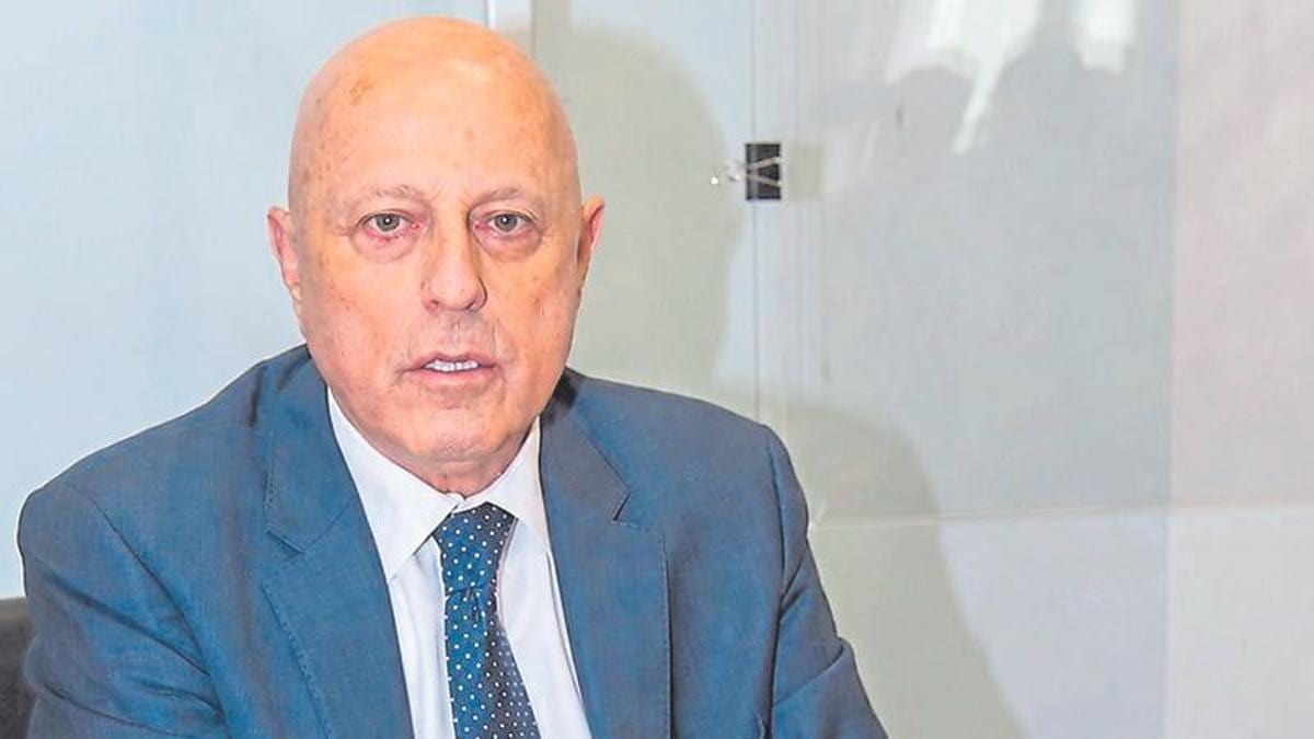 Fotografía que ilustra la noticia: Tomás Olivo compra por 200 millones el edificio de Telefónica en Madrid y consolida su imperio comercial