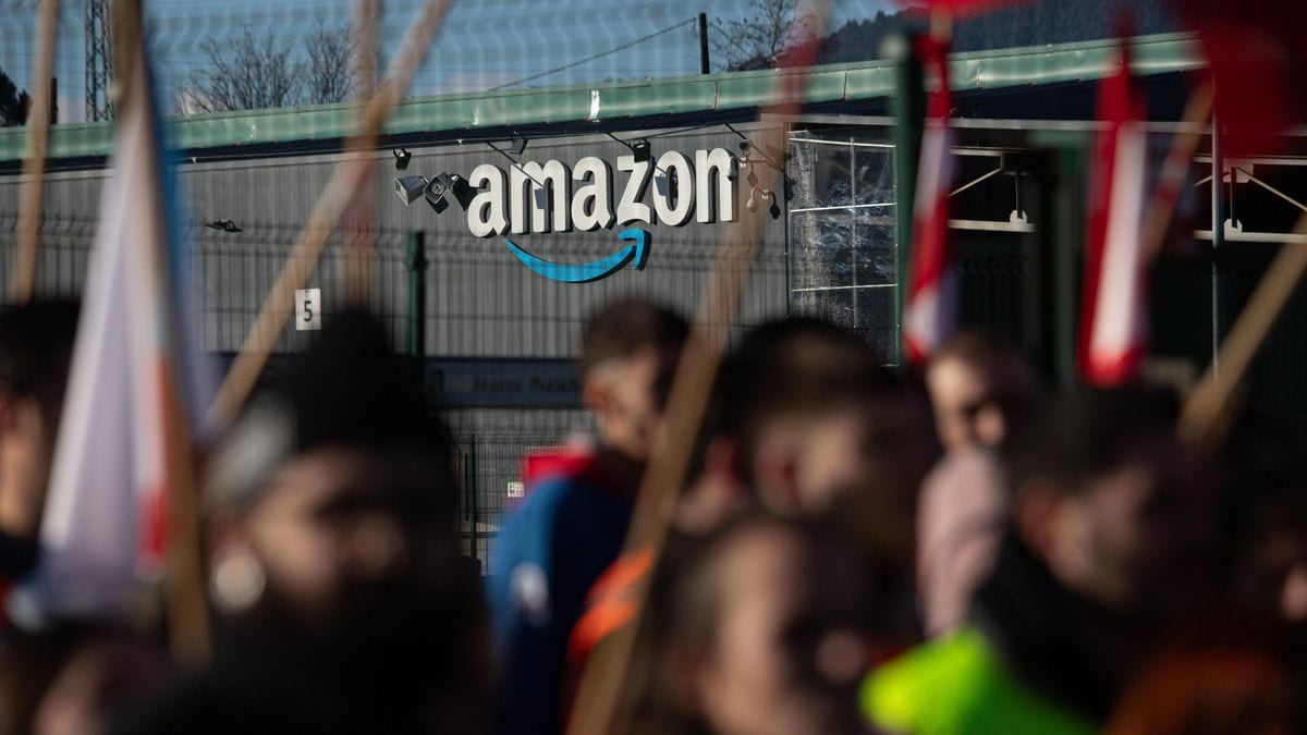 Fotografía que ilustra la noticia: Trabajar para un algoritmo: así lidian los empleados de Amazon con el control extremo de su tiempo